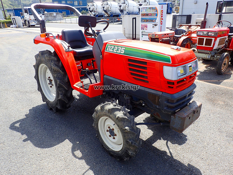 Τρακτέρ HINOMOTO NZ235